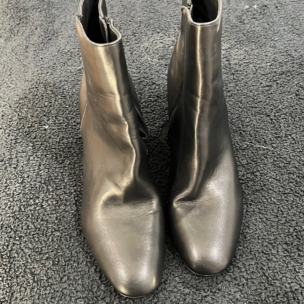 CHINESE LAUNDRY BOOTS BOOTIES